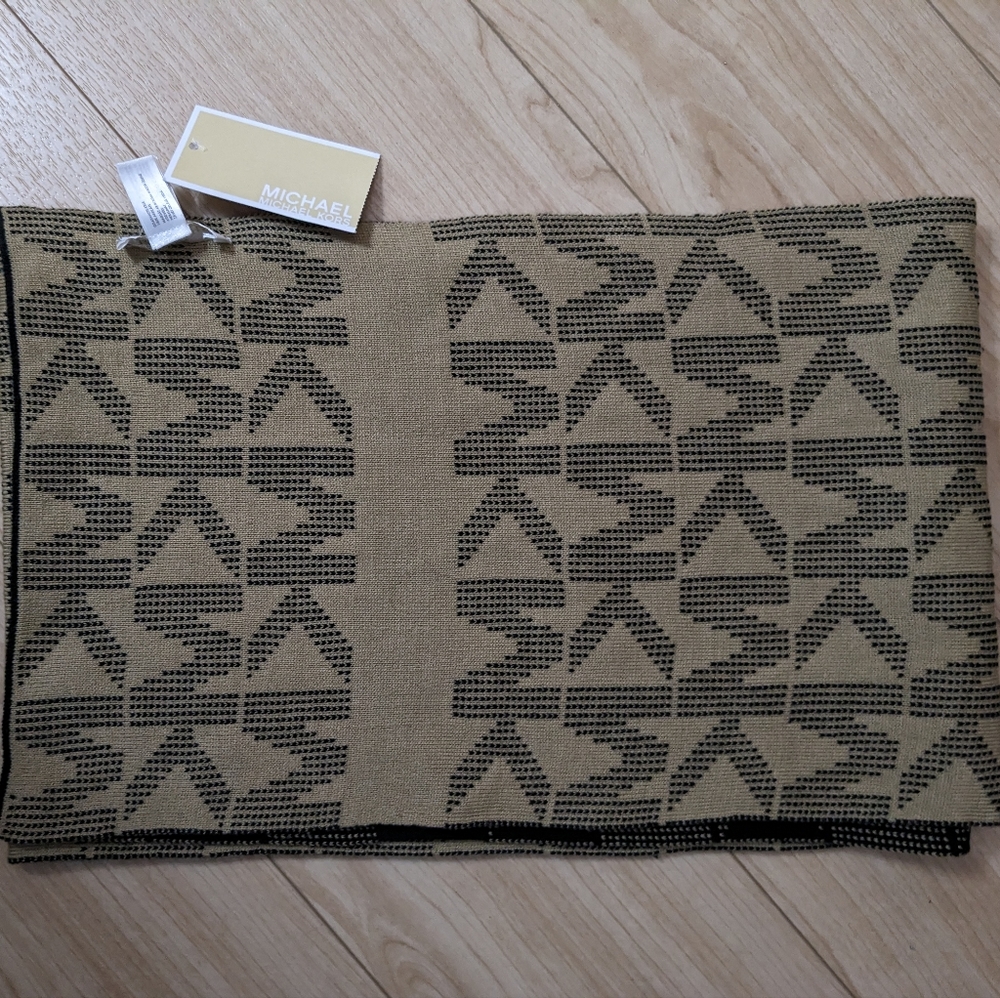 Michael Kors scarf